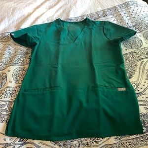 Hunter green 3 pocket casma figs scrub top
